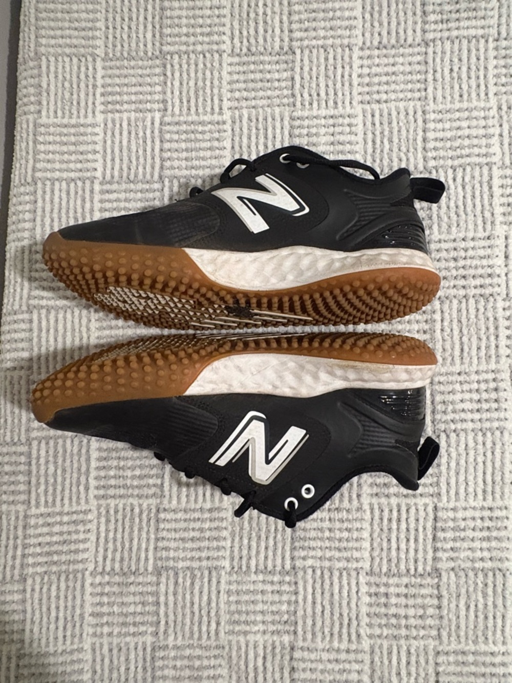 ⚾️ New Balance Men’s Black & White Baseball Turf - Picture 4 of 5